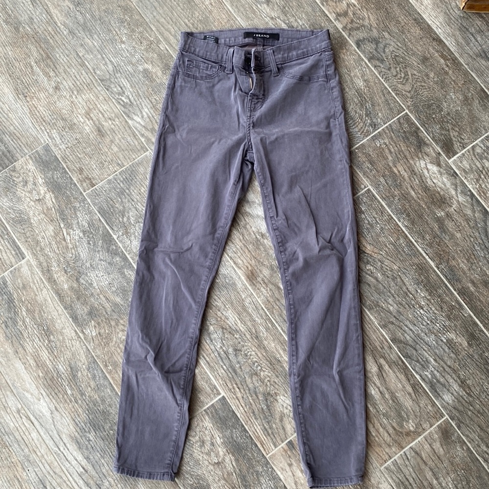 J Brand pants. Size 26. Capri sty # 835V090 commodore